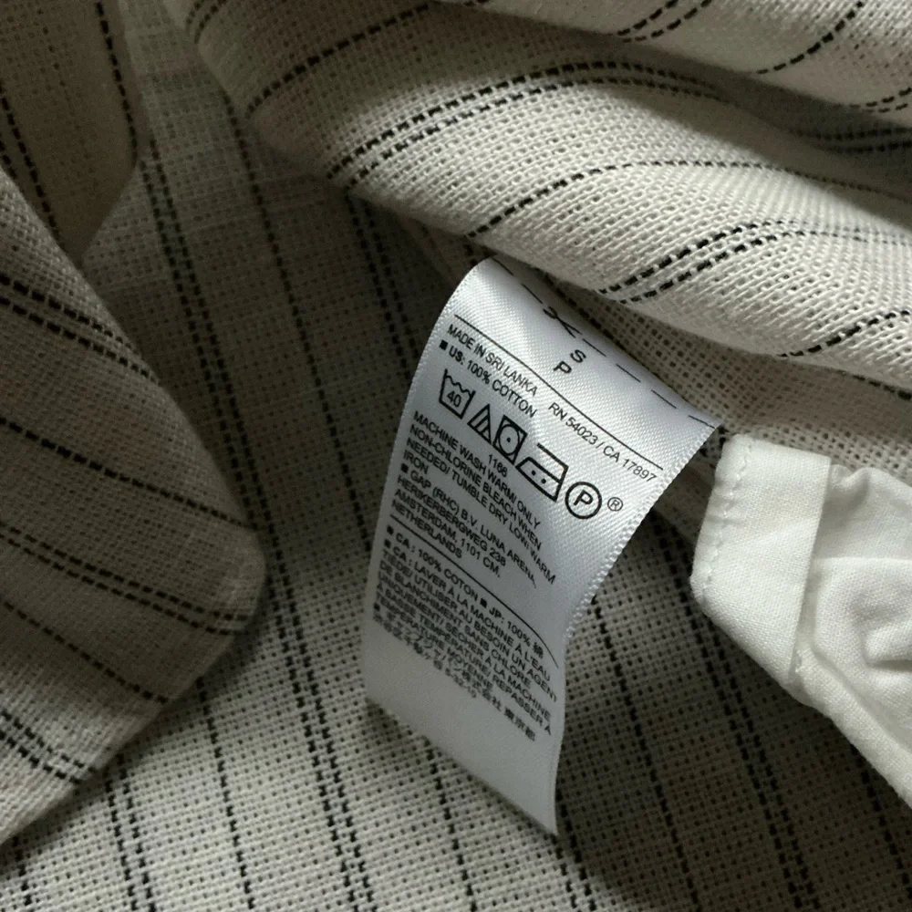 BANANA REPUBLIC COTTON-LINEN SHIRT‎ in Light Grounded Stripe